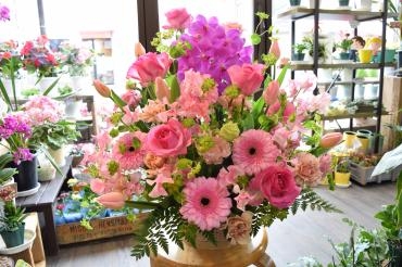 御祝アレンジメント　ピンクの色合いで♪｜「フラワーショップ花よど」　（熊本県天草市の花キューピット加盟店 花屋）のブログ