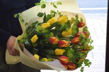 チューリップの花束 花屋ブログ 熊本県天草市の花屋 フラワーショップ花よどにフラワーギフトはお任せください 当店は 安心と信頼の花 キューピット加盟店です 花キューピットタウン