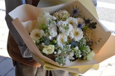白系の花束｜「フラワーショップ花よど」　（熊本県天草市の花キューピット加盟店 花屋）のブログ